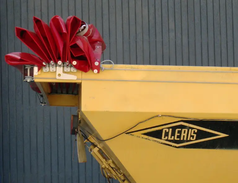 Toldos para remolques agrícolas fabricados por Toldos Botero en Fraga (Huesca) 02